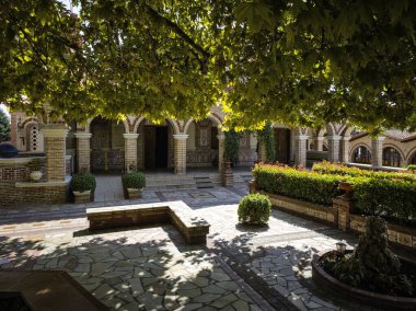 Orta Makedonya ve Yunanistan 'ın Katerini kenti yakınlarındaki Suriyeli Hosios Efrem Manastırı Panoraması