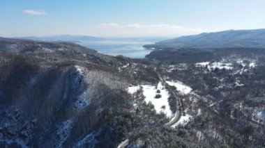 Bulgaristan 'ın Sofya kenti yakınlarındaki Iskar Barajı' nın hava manzarası