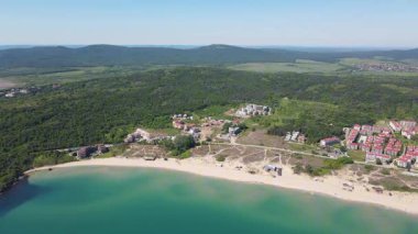 Bulgaristan 'ın Burgaz Bölgesi Smokinya Sahili yakınlarındaki Karadeniz kıyılarının hava manzarası 