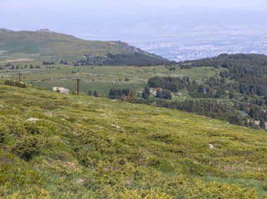 Bulgaristan 'ın Vitosha Dağı' nın Muhteşem Bahar Panoraması