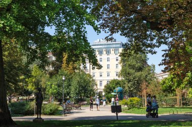 SOFYA, BULGARIA - 13 Eylül 2025: Bulgaristan 'ın Sofya Şehir Merkezi Panoramik Görünümü