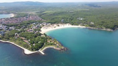 Bulgaristan 'ın Burgaz Bölgesi' ndeki Atliman Sahili ve Kiten yakınlarındaki Karadeniz Sahil manzarası 