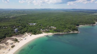 Bulgaristan 'ın Burgaz Bölgesi' ndeki Atliman Sahili ve Kiten yakınlarındaki Karadeniz Sahil manzarası 