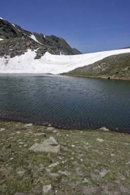 Bulgaristan 'ın Yedi Rila Gölünün etrafındaki Rila Dağı' nın muhteşem manzarası