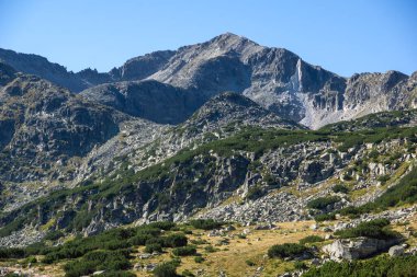 Bulgaristan 'ın Musala tepesi çevresindeki Rila Dağı' nın İnanılmaz Yaz Manzarası