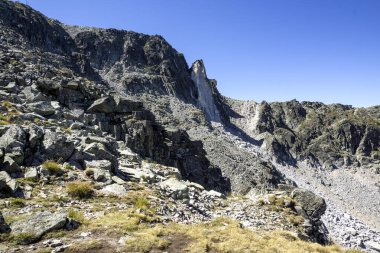 Bulgaristan 'ın Musala tepesi çevresindeki Rila Dağı' nın İnanılmaz Yaz Manzarası