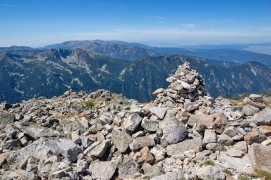 Bulgaristan 'ın Musala tepesi çevresindeki Rila Dağı' nın İnanılmaz Yaz Manzarası