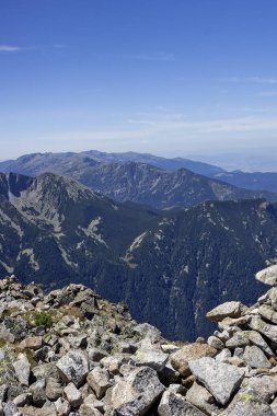Bulgaristan 'ın Musala tepesi çevresindeki Rila Dağı' nın İnanılmaz Yaz Manzarası