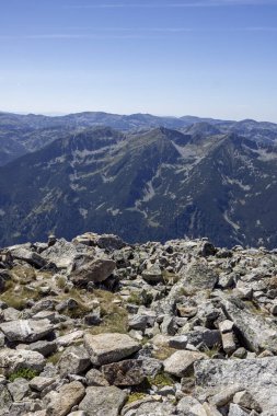 Bulgaristan 'ın Musala tepesi çevresindeki Rila Dağı' nın İnanılmaz Yaz Manzarası