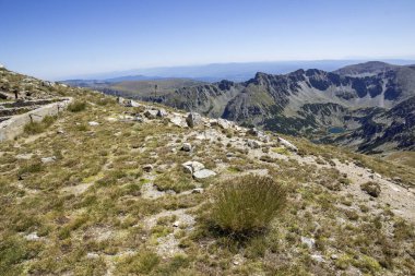 Bulgaristan 'ın Musala tepesi çevresindeki Rila Dağı' nın İnanılmaz Yaz Manzarası