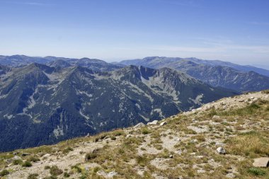 Bulgaristan 'ın Musala tepesi çevresindeki Rila Dağı' nın İnanılmaz Yaz Manzarası