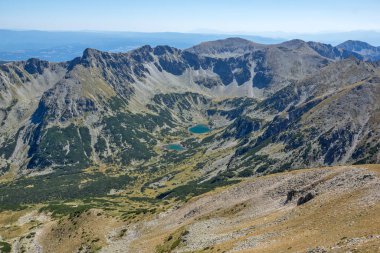 Bulgaristan 'ın Musala tepesi çevresindeki Rila Dağı' nın İnanılmaz Yaz Manzarası
