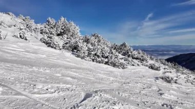 Bulgaristan 'ın Musala zirvesi yakınlarındaki Rila Dağı' nın şaşırtıcı kış manzarası