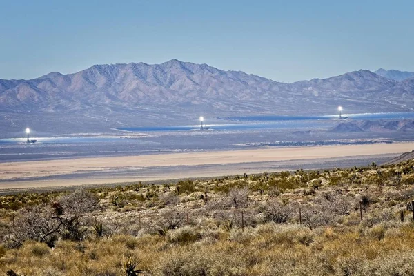 Heliostato Solar Concentrando Raios Solares Para Produzir Eletricidade Deserto Mojave — Fotografia de Stock