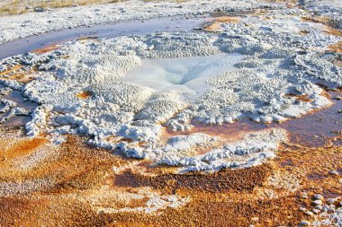 Tabiat Ana'nın inanılmaz soyut oluşturma bir Yellowstone termal alanı                               