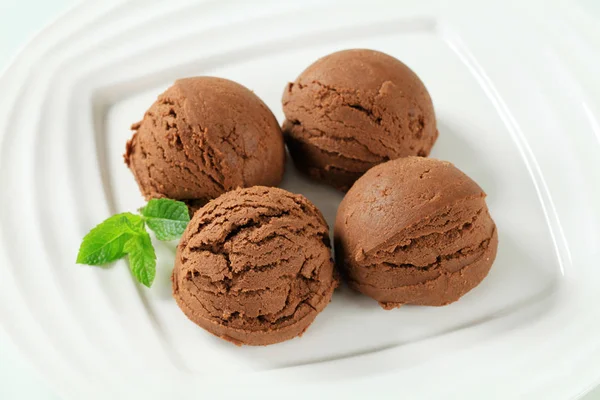 Copas Helado Almendras Chocolate Plato — Foto de Stock