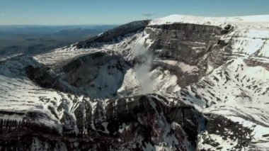 Dağ. Volkan. Doğa. Kış. Kar. Kamçatka. Rusya. Sunrise. Anten. 4k. Drone