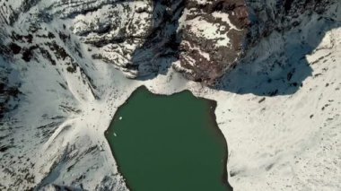 Dağ. Volkan. Doğa. Kış. Kar. Kamçatka. Rusya. Sunrise. Anten. 4k. Drone