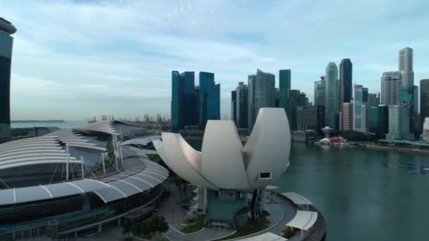 싱가포르. 스카이 스크 래퍼. 도시. 비즈니스. 기술. 미래. 안테나. 4k. 드론 — 비디오