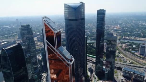 Moskva. Skyskrapa. Staden. Business. Teknik. Framtiden. Antenner. 4K. Drone — Stockvideo