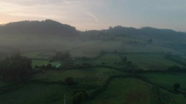 Rodiles' ı. İspanya. Şehir. Sunrise. Anten. 4k. Drone