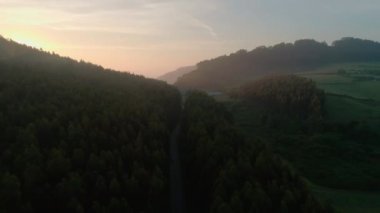 Rodiles' ı. İspanya. Şehir. Sunrise. Anten. 4k. Drone