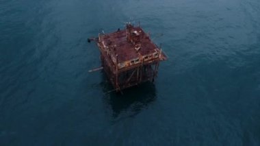 Kırım. Deniz. Istasyonu. Platform. Doğa. Su. Anten. 4k. Drone