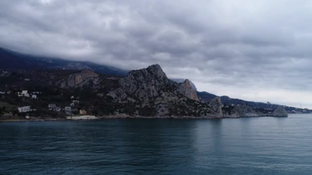 Krym. Morze. Wybrzeżu. Natura. Wody. Anteny. 4K. dron — Wideo stockowe