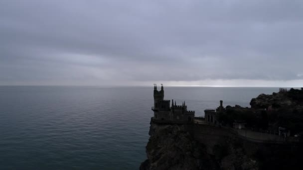 A Crimeia. Mar. Castle. Vintage. Natureza. Água. Aeriais. 4K. Drone. — Vídeo de Stock