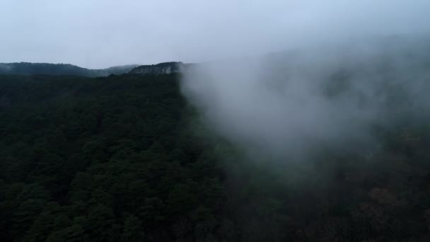 A Crimeia. Nuvens. Natureza. Montanha. Aeriais. 4K. Drone. — Vídeo de Stock