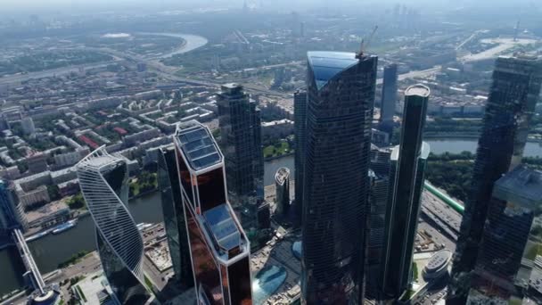 Moskva. Skyskrapa. Staden. Business. Teknik. Framtiden. Antenner. 4K. Drone — Stockvideo