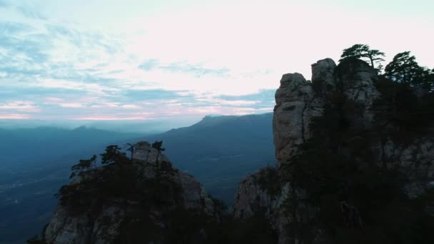 A Crimeia. Nuvens. Natureza. Montanha. Aeriais. 4K. Drone. — Vídeo de Stock