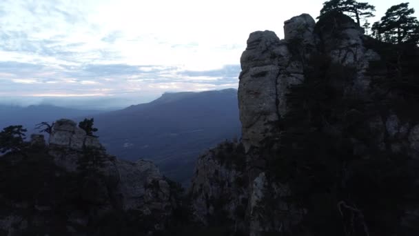 A Crimeia. Nuvens. Natureza. Montanha. Aeriais. 4K. Drone. — Vídeo de Stock