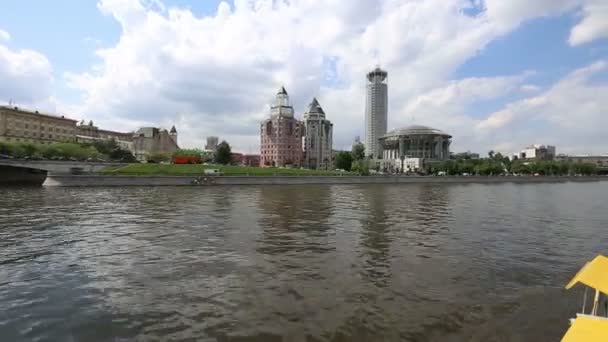 Μόσχα Μαΐου 2018 Αναχώματος Ποταμού Αθήνα Μoskva Ρωσία Ημέρα Γυρίσματα — Αρχείο Βίντεο