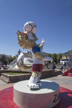 Moskova, Rusya June15, 2018: 2018 FIFA Dünya Kupası Rusya--kurt Zabivaka (Manezhnaya Meydanı)'ın resmi maskotu. Moskova  