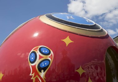 Moskova ' June17, 2018: FIFA Dünya Kupası 2018 Rusya'da sembolleri büyük sembolik futbol topu. Moskova 