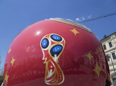 Moskova ' June17, 2018: FIFA Dünya Kupası 2018 Rusya'da sembolleri büyük sembolik futbol topu. Moskova 