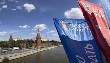 Moskova, Rusya June15, 2018: bayraklar 2018 Rusya'nın Dünya Kupası onuruna Moskova sokaklarında hoş geldiniz