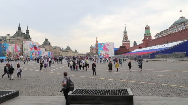 Moskwa Rosja Kwietnia 2018 Turystów Spacerujących Wzdłuż Red Square Moskwa — Wideo stockowe