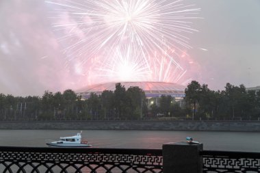 Moskova üzerinde havai fişek yakınındaki büyük spor salonu (Stadium) Luzhniki Olimpiyat karmaşık--Rusya 2018 FIFA Dünya Kupası Stadyumu