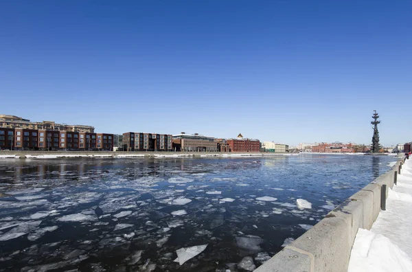 Moskou Maart 2018 Moskow Moskva Rivier Dijk Piter Dorst Monument — Stockfoto