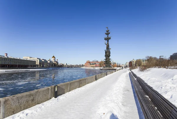 Moskow Moskva Argine Del Fiume Piter Thirst Monument Russia Giorno — Foto Stock