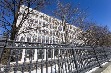 Bina, İçişleri Bakanlığı, Rusya Federasyonu (Rusça olarak bulunmakta). Zhitnaya St. 16, Moskova, Rusya (kış günü) 