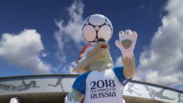 Москва Серпня 2018 Офіційний Талісман 2018 Році Чемпіонат Світу Футболу — стокове відео