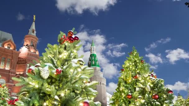 Gece Rusya Moskova Kremlin Yakınındaki Christmas Yeni Yıl Tatilleri Aydınlatma — Stok video