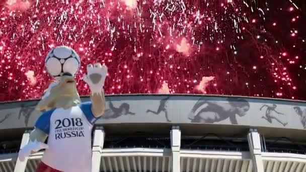 Москва Россия Августа 2018 Года Фейерверк Над Официальным Талисманом Чемпионата — стоковое видео