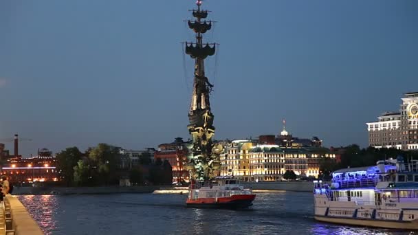 莫斯科 俄罗斯 2018年8月11日 Moskow 莫斯科 河堤和彼得大雕像 Moskow 俄罗斯 它是由格鲁吉亚设计师祖拉布 日瓦尼亚 — 图库视频影像