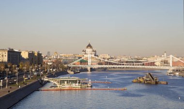 Moskova, Rusya 05 Kasım 2018: Moskova Nehri ve bentleri (gün). Moscow, Rusya Federasyonu 
