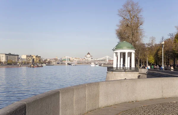 Moskou Rusland November 2018 Rotunda Aan Pushkinskaya Kade Gorky Park — Stockfoto