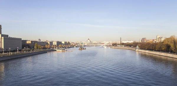 Rio Moskva Aterros Dia Moscou Rússia — Fotografia de Stock